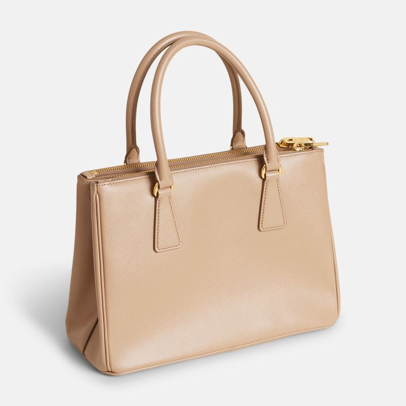 Super Flea Market+Prada+Beige leather bag+Anuthida Ploypetch3